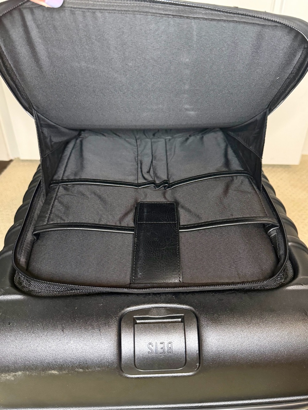 BEIS Black Small Carry-On Spinner Suitcase - Picture 13 of 15